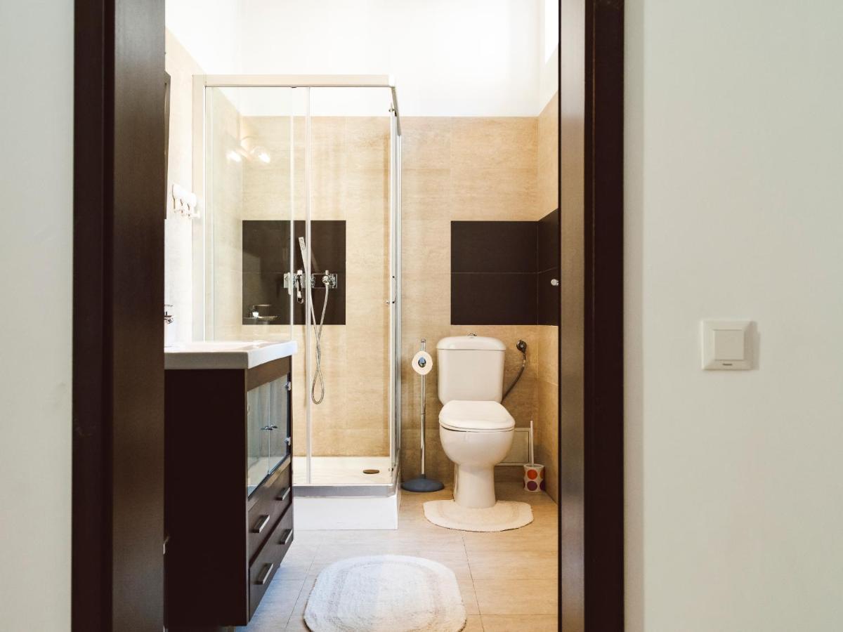 Gala Apartment Athenaeum - Amazing Arhitecture Bukarest Eksteriør billede